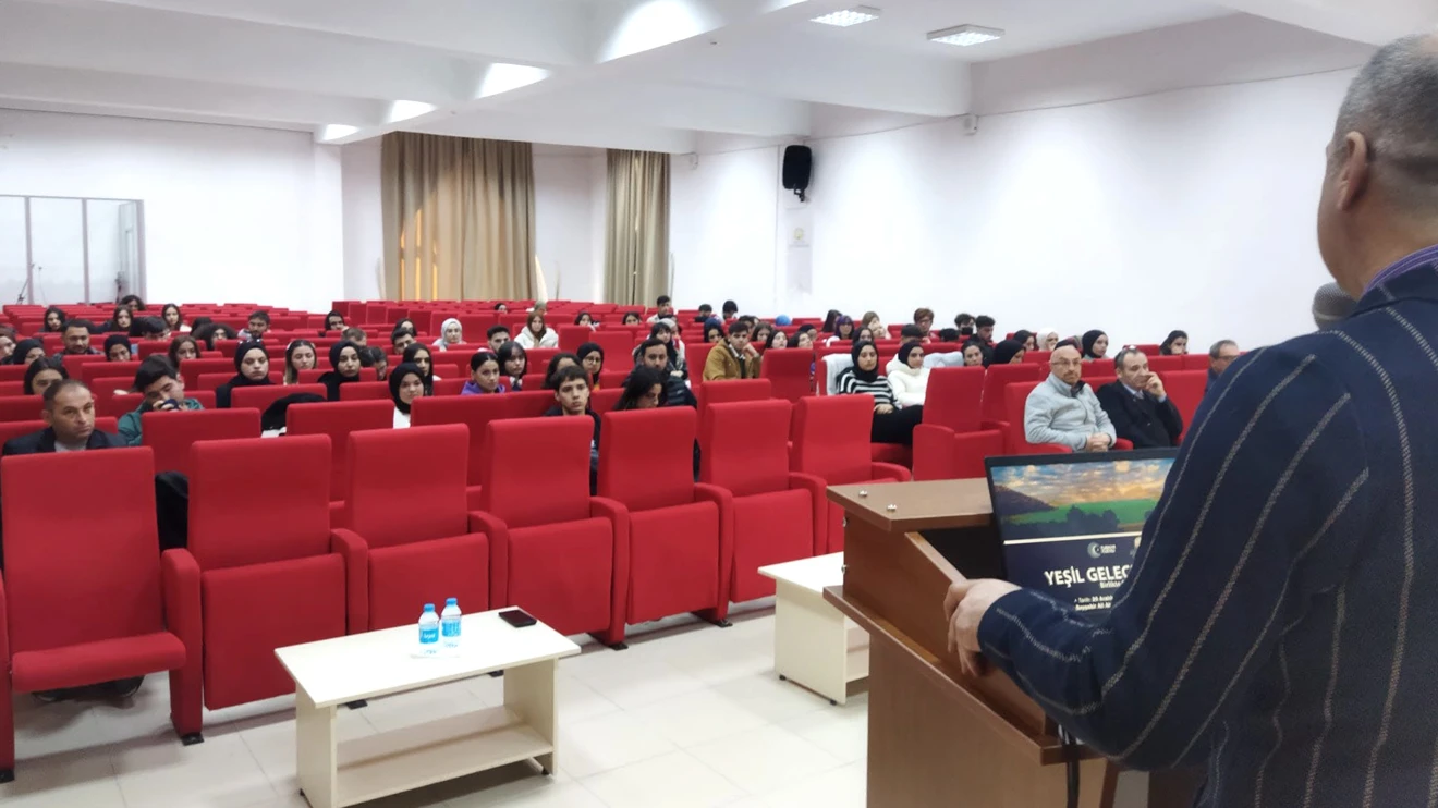Selçuk Üniversitesinde “Yeşil Geleceğimiz için Birlikte Seyrediyoruz!” projesi
